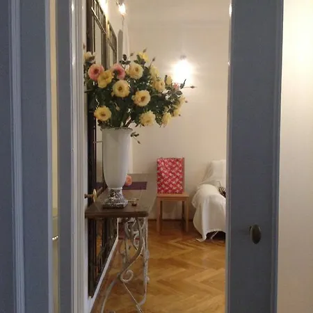 Old Zoliborz Apartment Warsaw